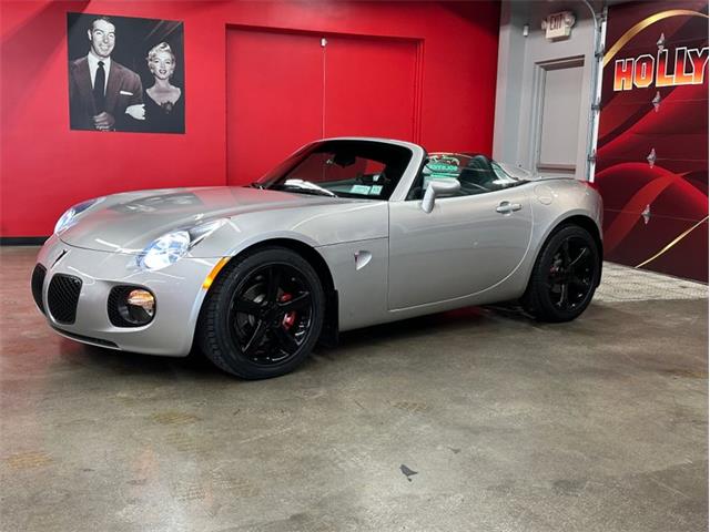 Pontiac Solstice, Roadster Modern dengan Jiwa Sporty Amerika