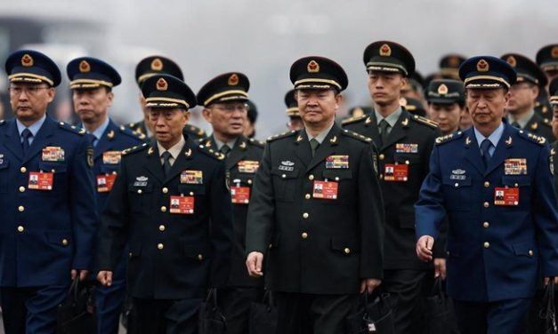 Militer Tiongkok Tiba di Aula Besar Rakyat Jelang Pembukaan CPPCC