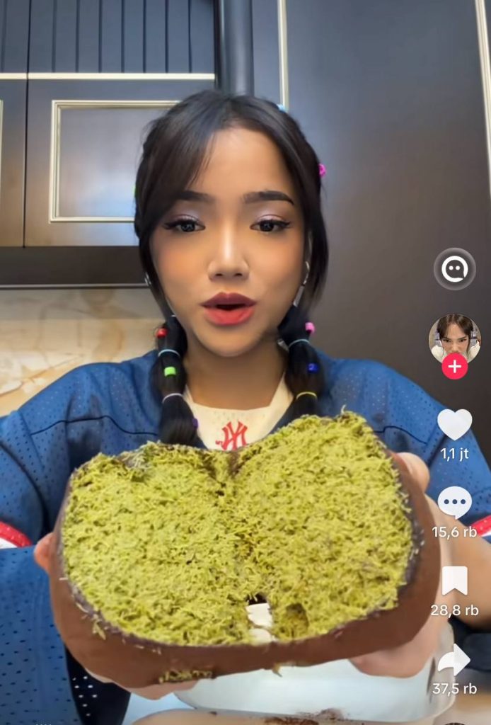 Trend Mochi Kunafa Megalodon Savira Malik: Camilan Unik