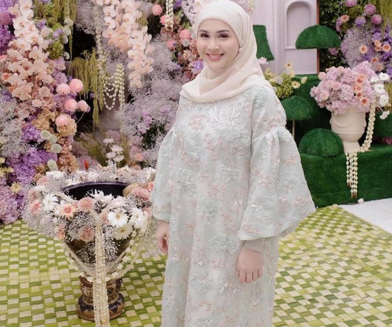 Potret Kesha Ratuliu Di Siraman Syifa, Sederhana Tapi Memikat!