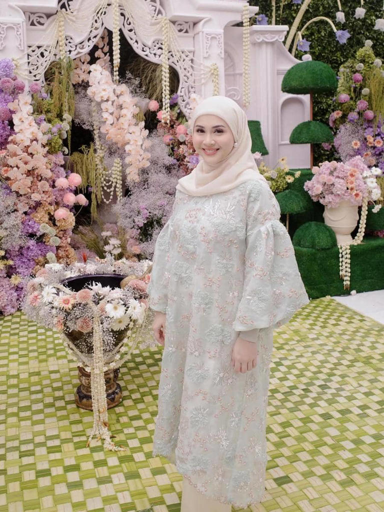 Potret Kesha Ratuliu Di Siraman Syifa, Sederhana Tapi Memikat!