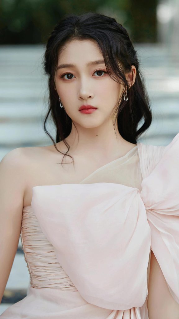 Peran Baru Guan Xiao Tong Di Dazzling Tuai Pujian Penggemar