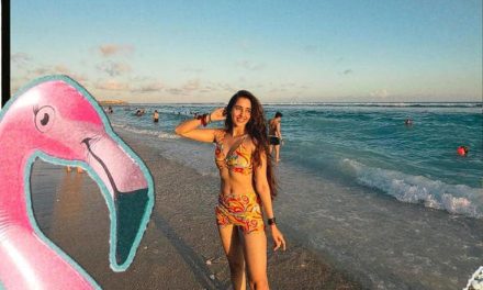 Pantai Melasti Jadi Spot Favorit Simrat Kaur Saat Liburan Di Bali