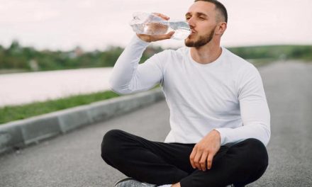 Jangan Asal Banyak! Ini Batas Aman Minum Air Setiap Hari