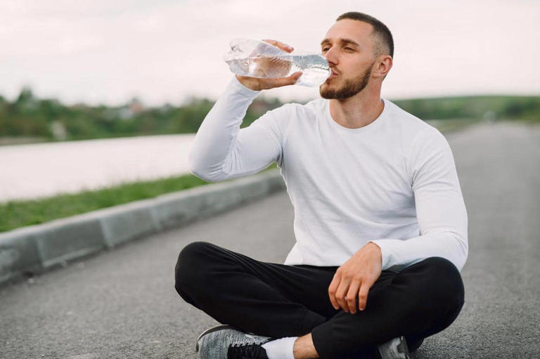 Jangan Asal Banyak! Ini Batas Aman Minum Air Setiap Hari