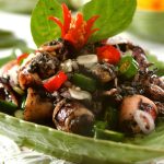 Hitam Tapi Lezat! Rahasia Cumi Pedas Favorit Pecinta Seafood