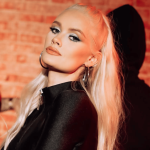 Dunia Hiburan Berduka! Penyanyi Lauren Bennett Meninggal Dunia