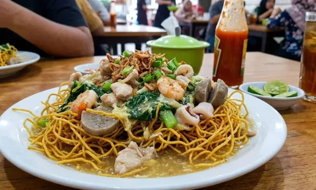Kuliner Legendaris! Mie Titi Makassar Cocok Jadi Menu Andalan