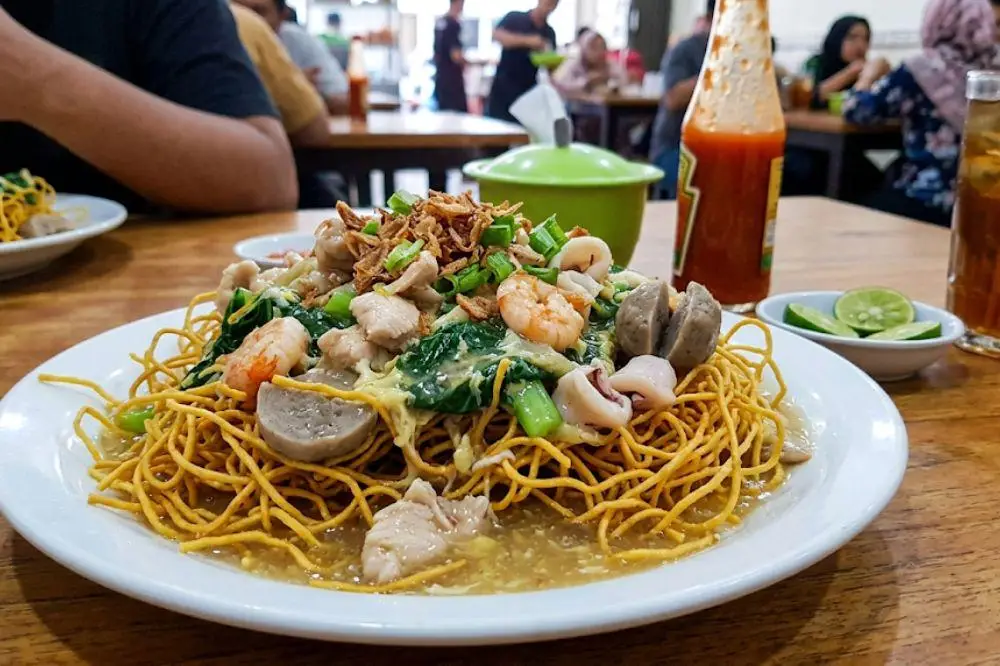 Kuliner Legendaris! Mie Titi Makassar Cocok Jadi Menu Andalan