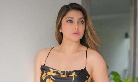 Rahasia Awet Muda Sarah Azhari Di Usia 49 Tahun