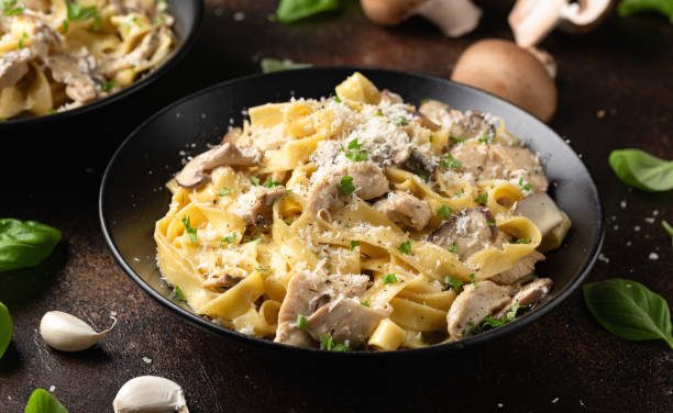 Gurih Menggoda! Creamy Pasta Ayam Jamur Dengan Saus Kental